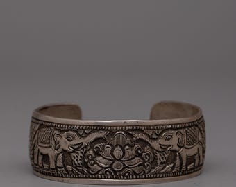 Auténtica pulsera tibetana de plata con cobre / Joyería bohemia hecha a mano / Diseño elegante / Ajuste regulable / Brazalete para sanación espiritual