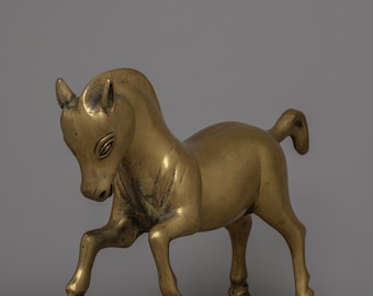 黄金の馬の彫刻｜中国の馬の像｜家庭や職場向けの優雅な装飾品｜動物の
