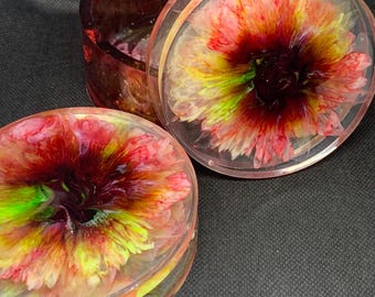Red and green coaster set