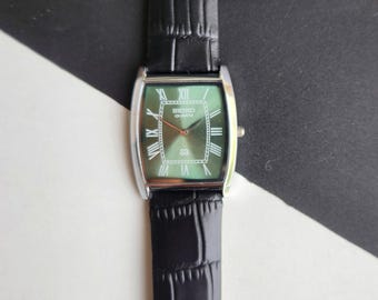 Odnowiony zegarek męski Seiko Slim Quartz z zieloną tarczą, prostokątny, 26 mm