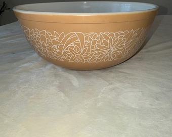 Vintage ‘78 PYREX Woodland Mixing Bowl 404 4L