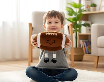 Peluche de fútbol kawaii: animal de peluche de anime, compañero deportivo adorable.