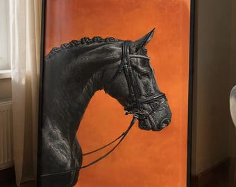 Peut inclure: Impression d'art encadrée représentant une tête de cheval noire détaillée de profil sur un fond orange. Le cheval porte un bridon et l'œuvre est dans un cadre noir. L'image a un aspect réaliste et texturé.