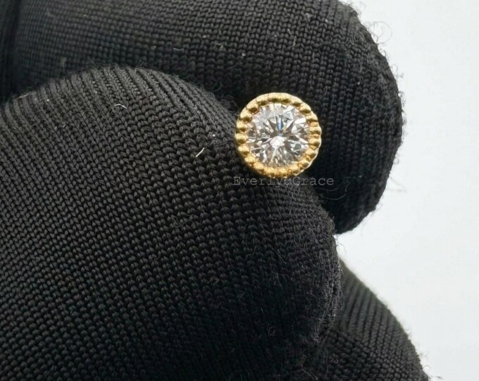14K Lab-Grown Diamond Stud Earring: Gold Scalloped Helix Piercing