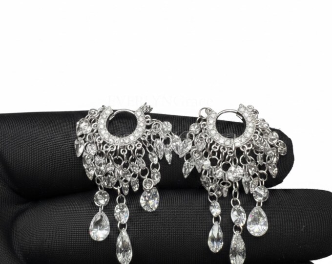 Grand Pear Floating Diamond Tassel