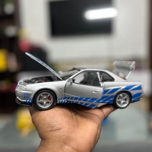Nissan Skyline GT-R R34 Diecast Model, 1:24 Scale JDM Car Replica