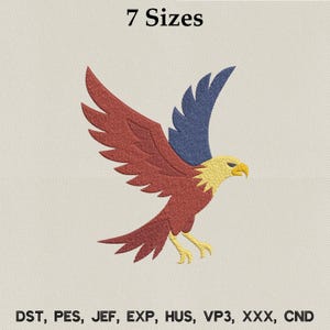 Può includere: Ricamo di un'aquila con ali spiegate in rosso, blu e giallo. Il testo "7 Taglie" è sopra l'aquila. Sotto l'aquila ci sono i formati di file: DST, PES, JEF, EXP, HUS, VP3, XXX, CND.