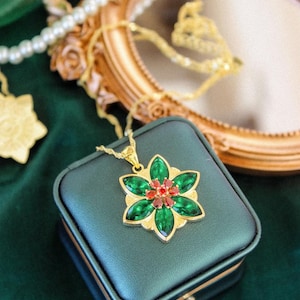Naszyjnik "Razem w Paryżu" Anastasia 18KGP Princess Green Stones Ana wisiorek walentynkowy prezent miłosny z pudełkiem z różami