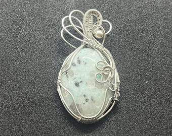 Wire wrapped agate pendant- Cookie