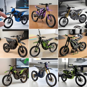 Può includere: Una collezione di nove modelli in miniatura di moto da cross elettriche in vari colori, tra cui blu, viola, grigio, nero e verde. Ogni modello presenta manubri, ruote a raggi, forcelle ammortizzate e telai dettagliati con diversi design grafici e combinazioni di colori.