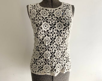 Top sin mangas de crochet