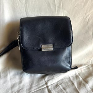 Vintage Liz Claiborne Bolsa Bolsa Organizadora de Cartão | Bolsa Pequena de Couro Preta | Minimalismo dos anos 90 | Bolsa de Ombro Estruturada Liz Claiborne