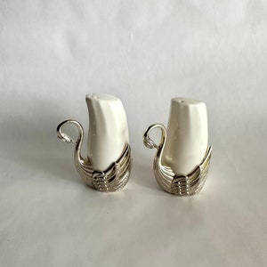 Swan Salt and Pepper Shaker Set | Silver Tone Swan Salt and Pepper Shaker | Love Swans | Table Decor | Couples Gift | Anniversary Gift