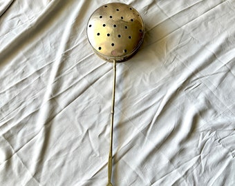 Vintage messing decor: messing bedwarmerpan met lange steel