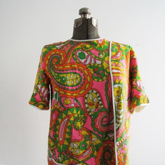 Vintage Cover Up / 1960's Paisley Print Cover up /