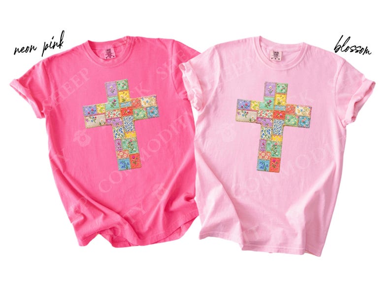 Puede incluir: Dos camisetas de manga corta, una rosa ne&oacute;n y otra rosa claro, cada una con un dise&ntilde;o de cruz. La cruz est&aacute; compuesta por cuadrados coloridos de estilo patchwork con estampados florales. La camiseta rosa ne&oacute;n tiene el texto "neon pink" y la rosa claro tiene el texto "blossom".