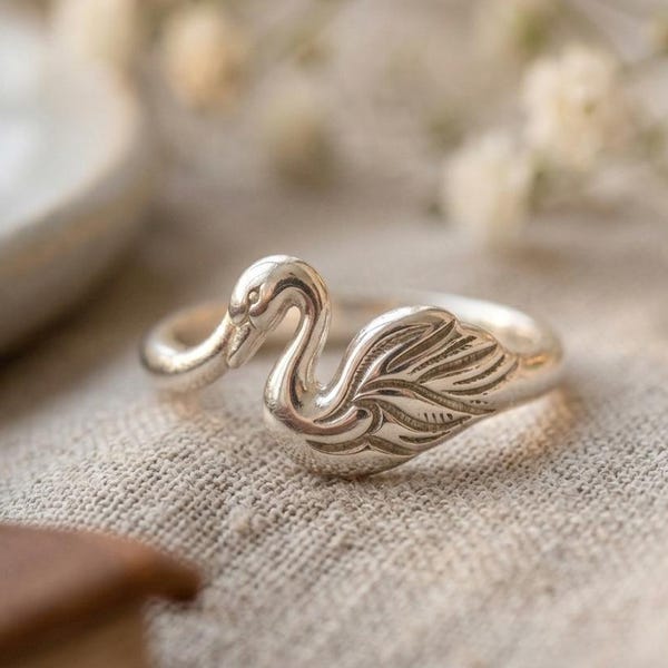 Swan Ring, Swan Wrap Ring, Swan Bird Jewelry, Minimalist Animal Ring, Nature Inspired Ring, Gold Swan Ring, Silver Swan Ring, Gift for Her