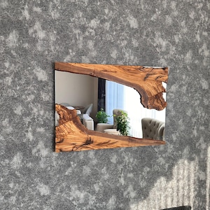 Handgemaakte houten spiegel, olijfhouten spiegel, live edge olijfhouten wandspiegel – badkamerspiegel, spiegel in de hal afbeelding 12