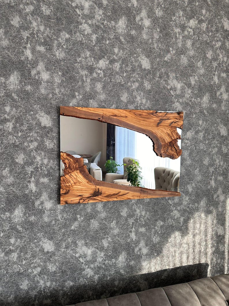 Handgemaakte houten spiegel, olijfhouten spiegel, live edge olijfhouten wandspiegel – badkamerspiegel, spiegel in de hal afbeelding 12