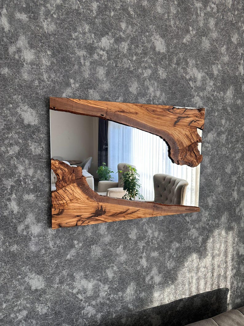 Handgemaakte houten spiegel, olijfhouten spiegel, live edge olijfhouten wandspiegel – badkamerspiegel, spiegel in de hal afbeelding 8
