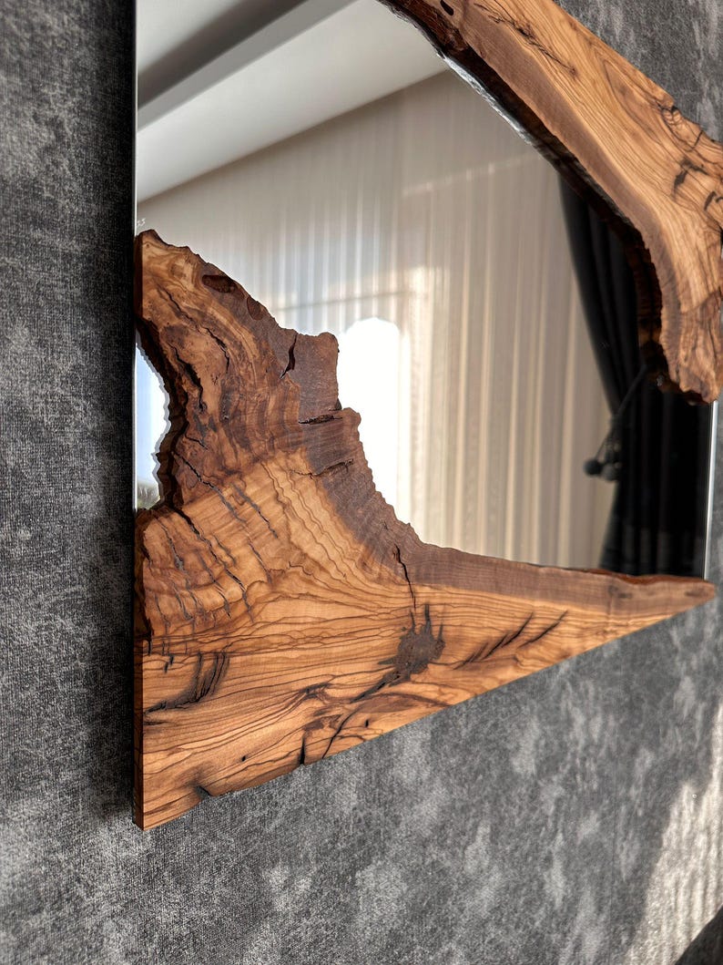 Handgemaakte houten spiegel, olijfhouten spiegel, live edge olijfhouten wandspiegel – badkamerspiegel, spiegel in de hal afbeelding 13