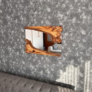 Handgemaakte houten spiegel, olijfhouten spiegel, live edge olijfhouten wandspiegel – badkamerspiegel, spiegel in de hal afbeelding 19
