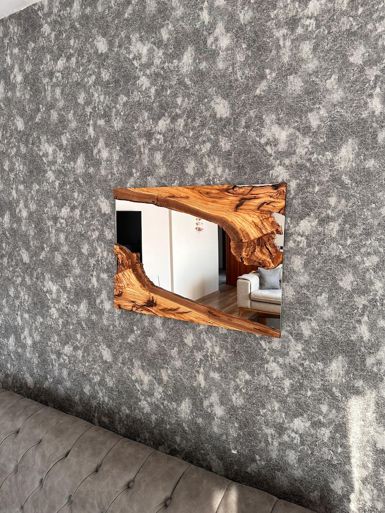 Handgemaakte houten spiegel, olijfhouten spiegel, live edge olijfhouten wandspiegel – badkamerspiegel, spiegel in de hal afbeelding 16