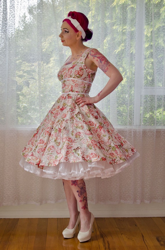 1950's Style rhoslyn Fairy Full Circle Skirt Dress With Scoop Neckline and  Ribbon Trim Custom Made to Fit 