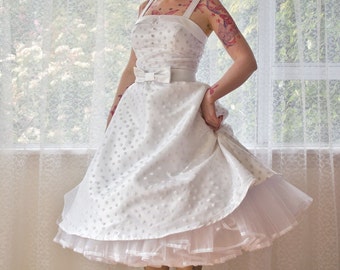 1950's Rockabilly 'Tiffany' Ivory Polka Dot Trouwjurk met Revers, Strik riem en Petticoat - Custom Made to Fit