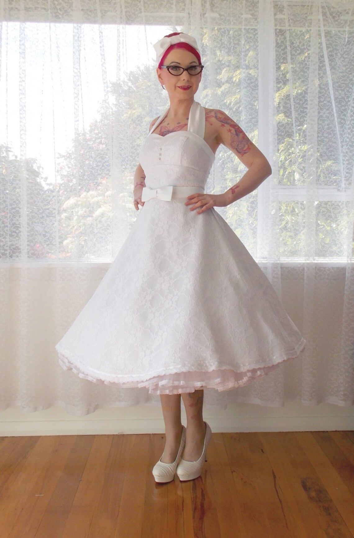 Romantic Rockabilly 50s Pip Up Wedding Dresses with Wide Pleated Straps