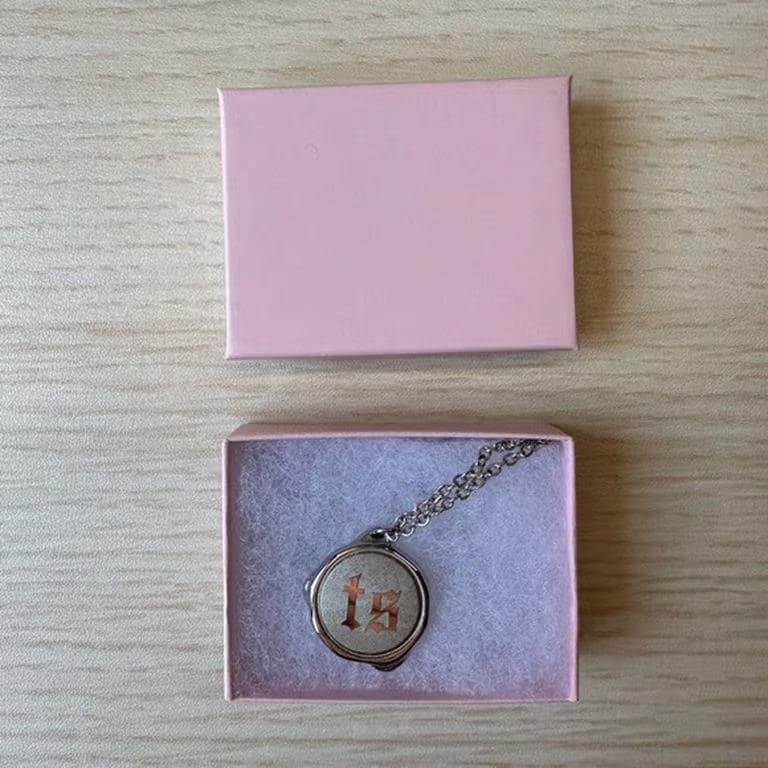 Taylor swifts necklace - Etsy 日本