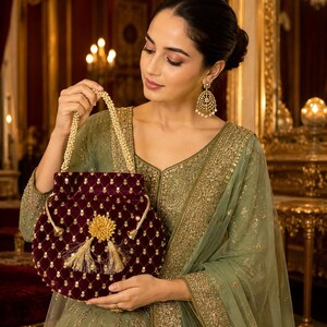 ROYAL VELVET POTLI