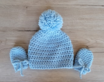 Baby Crochet Light Blue Beanie Hat and Mittens set, Newborn size, Pompom Hat and Thumbless Mittens