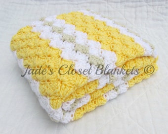 Crochet baby blanket, Pastel yellow blanket with white and off white accents, Handmade newborn baby shower gift