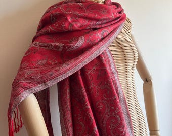 Xale de Pashmina Vermelha com Estampa Paisley – Pashmina Pura com Toque Suave, Estilo Boho para o Inverno