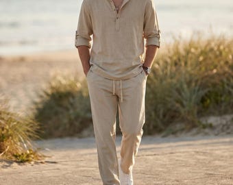 Zomerse katoenen en linnen herenset, elegante casual outfit, complete herenoutfit, minimalistische stijl shirt en broekset