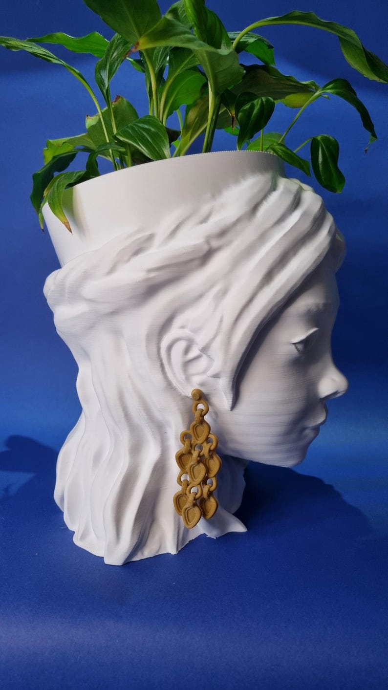 Woman Face Planter Cove detail