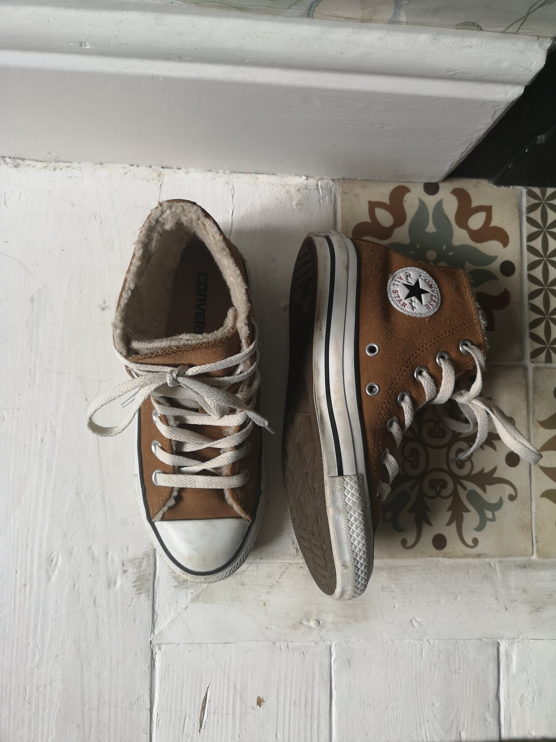 brown converse 39