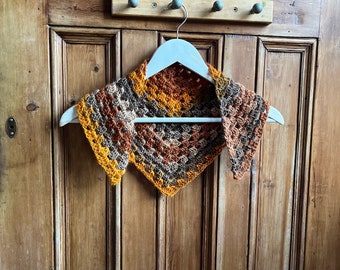 Crochet chunky men's scarf handmade slow fashion chunky neck warmer brown earthy gift triangle neckerchief woman accessories uk