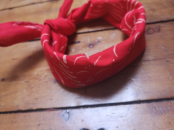 ladies red scarf