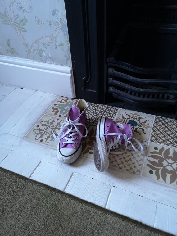 very converse ladies