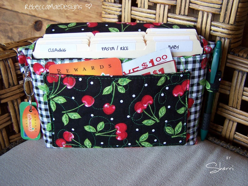 Quilted Coupon Organizer SEWING PATTERN DiY PDF pattern for coupon holder image 3