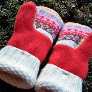 SWEATER MITTENS - A PDF Pattern for sewing Fleece Lined mittens using Upcycled Wool Sweaters