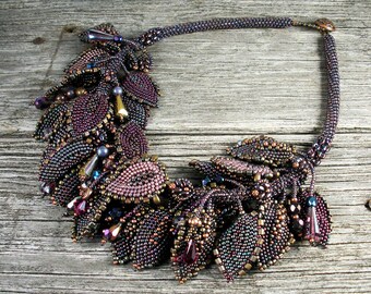 VENDUTO! Beadweaving: Collana a spirale con Russo lascia - bronzo-Iris, rame-Iris, Borgogna, riflessi blu metallizzati