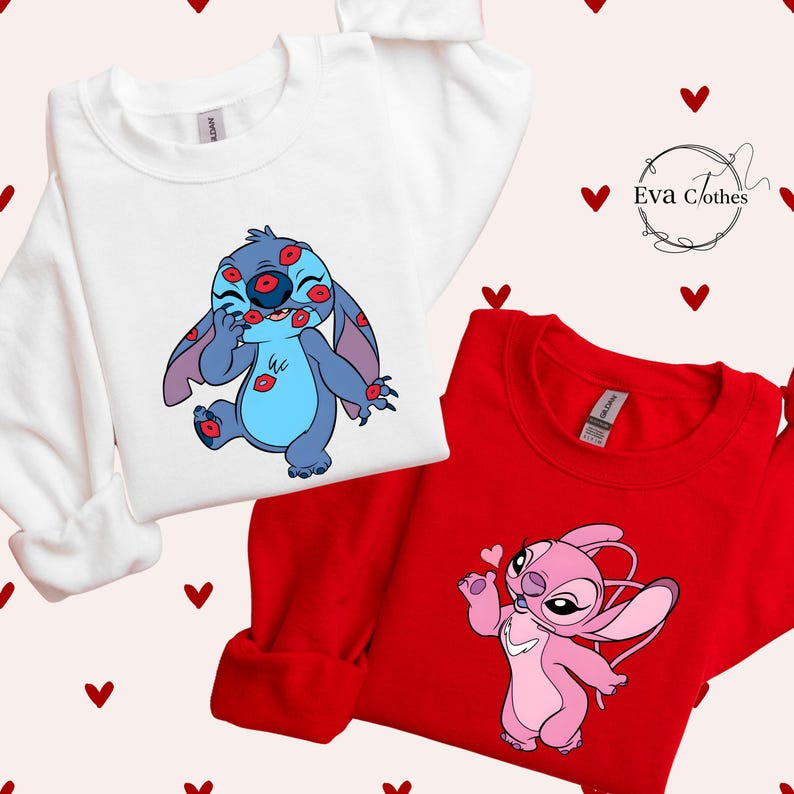 Puede incluir: Una taza de cer&aacute;mica blanca con un asa negra y el texto "But First, Coffee" en un estilo manuscrito. La taza est&aacute; sobre una superficie blanca. La taza mide 10 cm de alto.