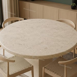 Tavolo da pranzo moderno con piedistallo rotondo in travertino - Tavolo minimalista in pietra Tavolo rotondo in stile travertino naturale Piano del tavolo da pranzo minimalista /