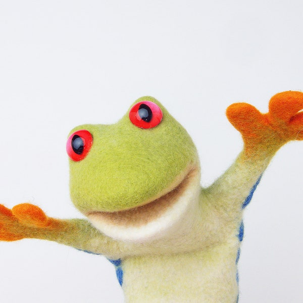 Tutoriel vidéo sur la marionnette grenouille feutrée, LANGUE RUSSE