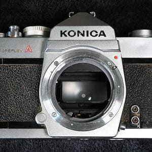 KONICA Autoreflex T (T2 variant) classic 35mm film camera excellent condition