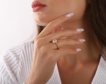 Anillo ovalado de diamantes, anillo de piedra natal de abril, anillos ovalados para mujer, joyería de piedra natal, anillos de plata de ley 925 para mujer, joyería minimalista