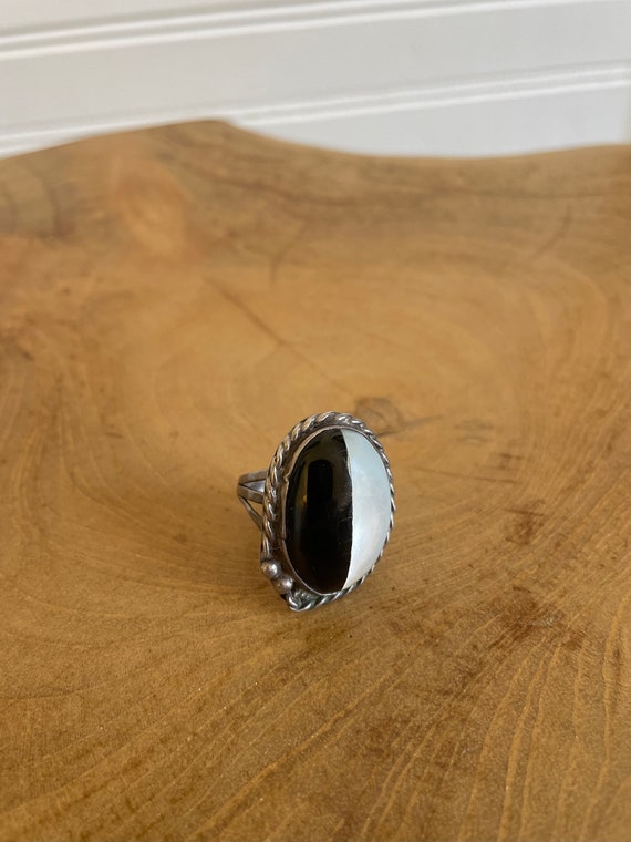 Vintage Sterling Silver Onyx Mother of Pearl Ring